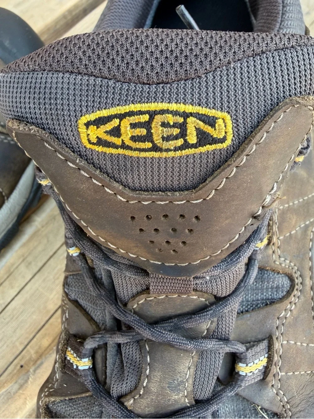 KEEN Men's size 15 Brown Leather Hiking Shoes